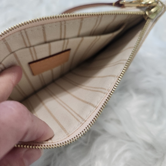 Authentic Louis Vuitton Damier Azur Pouchette PM - Picture 10 of 15